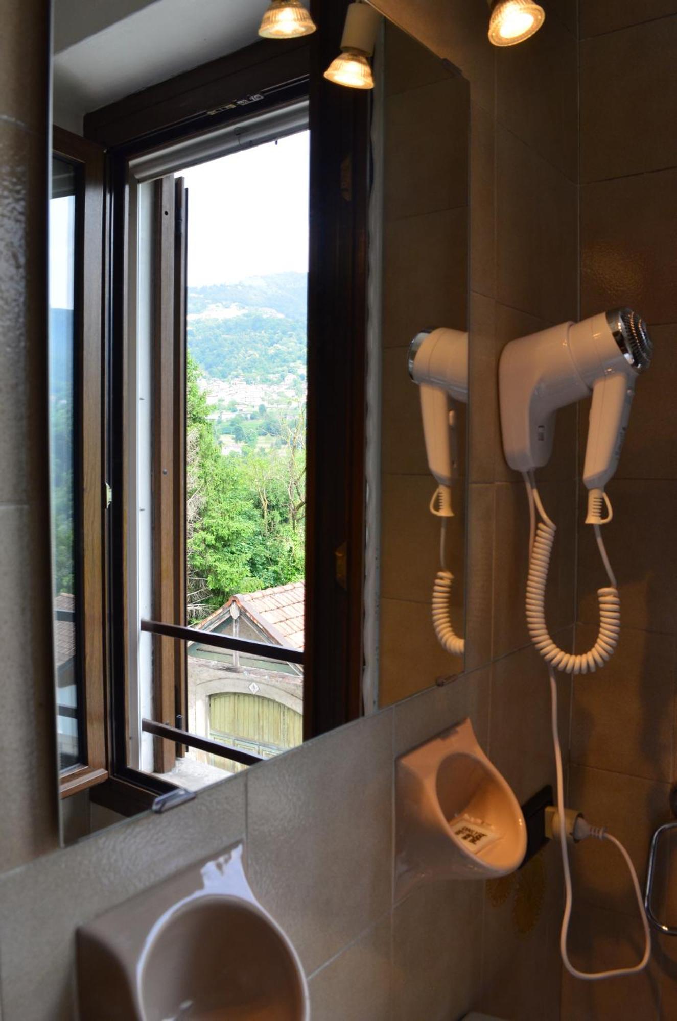 La Locanda Dell'Oreste Dizzasco Exterior photo